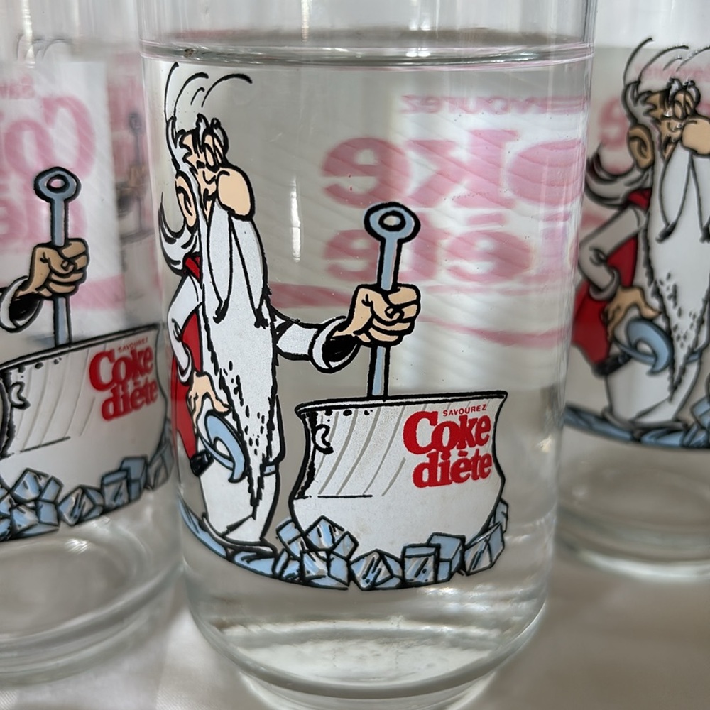 Coca Cola White and Red Dining Drinkware Set - Picture 2 of 2